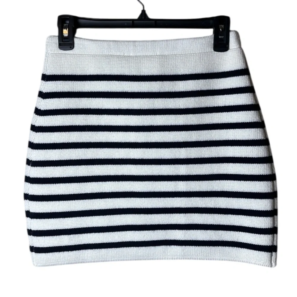 HYACINTH HOUSE TUCKERNUCK Navy & Cream Stripe Anna Knit Mini Skirt - Small